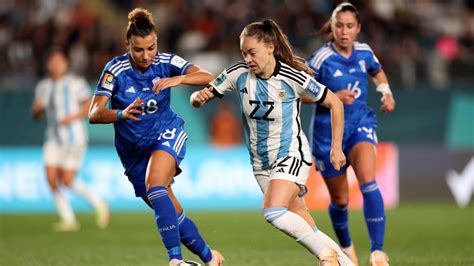 Argentina debutó con derrota ante Italia en el Mundial Femenino