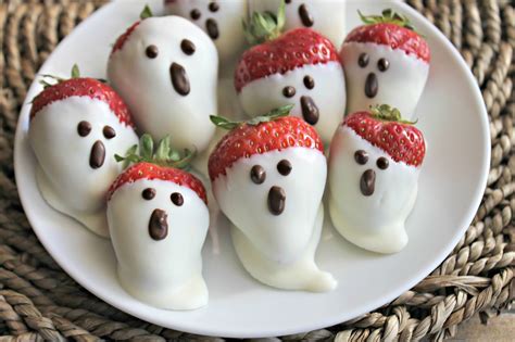 Made It. Ate It. Loved It.: White Chocolate Strawberry Ghosts