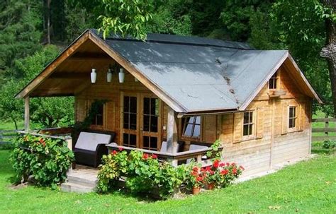 Tiny House Kits vs. Prefabs: Which is Right for You? - Understand Solar