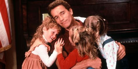 Arnold Schwarzenegger surprises now-grown kids of ‘Kindergarten Cop ...