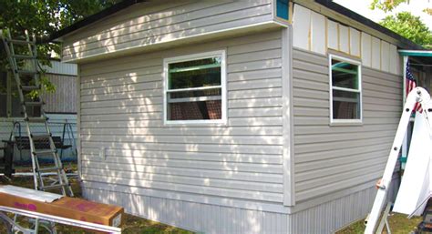 Mobile Home Siding - Best Types, Replacement & Repair How To - Mobile Home Repair