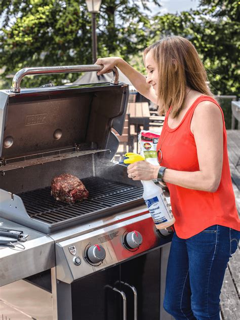 How to Smoke on a Gas Grill - Vindulge