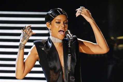 Rihanna to TLC: The American Music Awards' Performances, Ranked