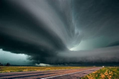 July 13, 2009 - Near Valentine, Nebraska. By Mike Hollingshead. Supercell Thunderstorm ...