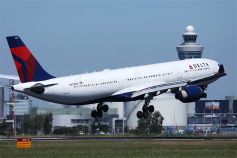 Delta Air Lines Plane Landing on Schiphol Airport Editorial Stock Image ...