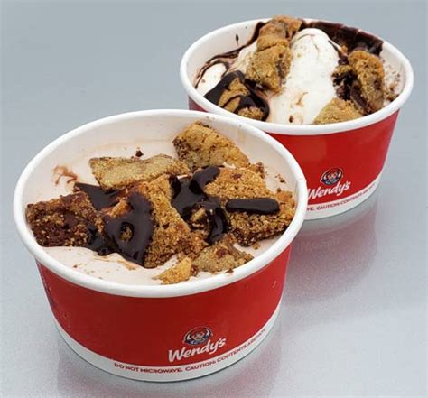 On Second Scoop: Ice Cream Reviews: Wendy's Frosty Cookie Sundae