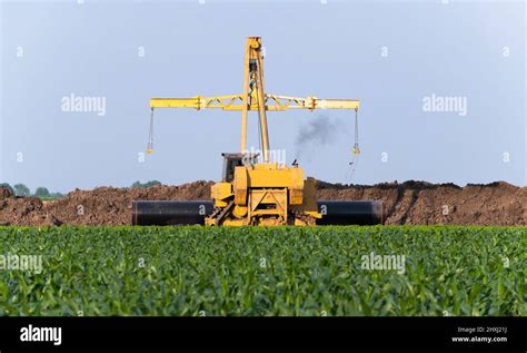 Natural gas pipeline construction work Stock Photo - Alamy