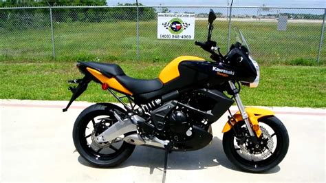 Overview and Review: 2012 Kawasaki Versys 650 Black Yellow - YouTube