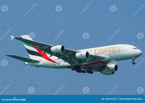 Emirates Airbus A380 Landing Editorial Photo - Image of a330300, clouds ...