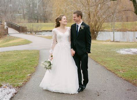 Kelly and David's Classic Romantic Winter Wedding | Erica Robnett Photography