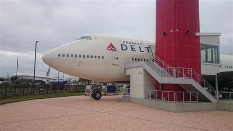 Tour of the Delta Flight Museum & 747 Experience, Atlanta, Georgia - YouTube