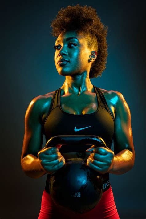 fitness shoot using coloured light | Women fitness photography, Fitness portrait, Fitness ...