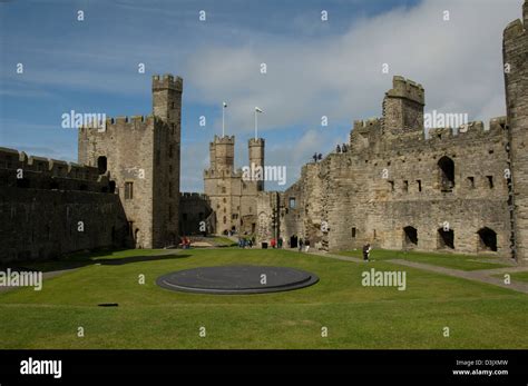 Inside caernarfon castle hi-res stock photography and images - Alamy