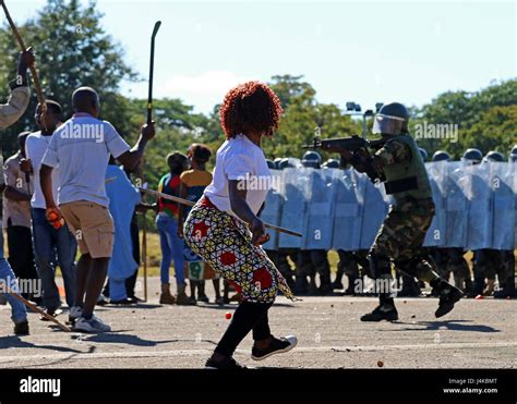 Malawi defence force hi-res stock photography and images - Alamy