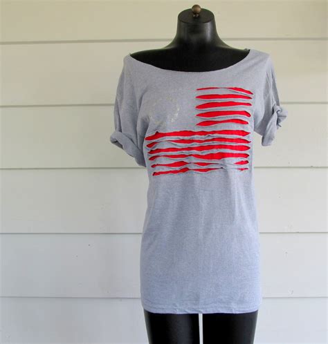 WobiSobi: Off the shoulder Flag Shirt, DIY