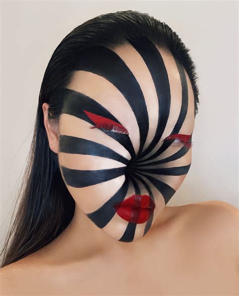 Illusion make-up artist Mimi Choi on Instagram wows with her trippy 3D ...