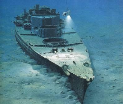 The German Battleship Bismark discovered by Robert Ballard in 1989. | Barcos viejos, Barcos ...