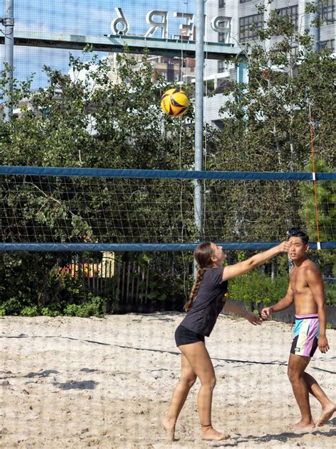 Volleyball - Brooklyn Bridge Park - Brooklyn Bridge Park