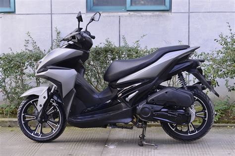 Bản sao giá rẻ của Yamaha NVX 155: Giá chỉ 31 triệu, Honda Air Blade ...