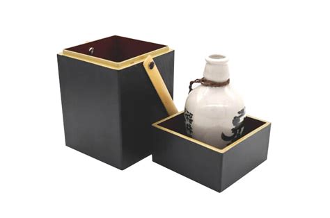 House of Sake - Lacquered Warm Sake Box "Kan Tanoshi"