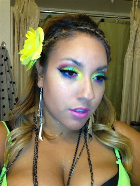 Rave makeup | Festival makeup rave, Music festival makeup, Rave makeup