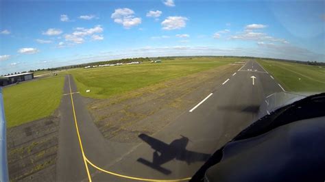 Landing a Piper PA-28 Warrior at Thruxton Airfield, Runway 07 - YouTube