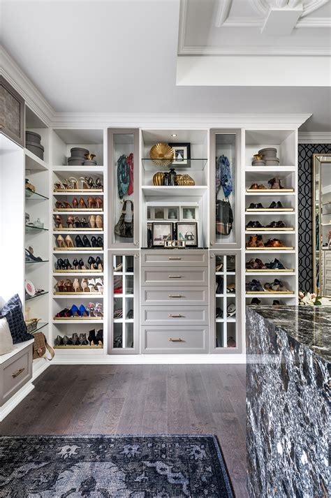 5 Tips for a Functional Walk In Closet - Scott McGillivray