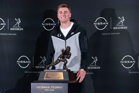 Oregon quarterback Bo Nix enjoying ‘trip of a lifetime’ for Heisman Trophy ceremony - oregonlive.com