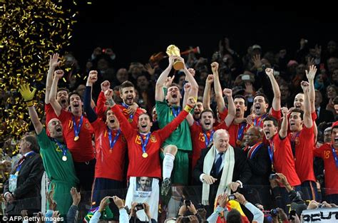 Xavi retires from international football after Spain's disappointing ...