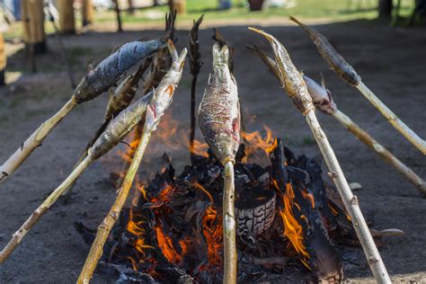 How to Make a Survival Fishing Kit - Flannelfishermen..com