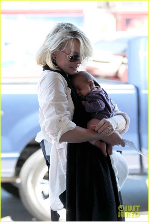 Katherine Heigl: Airport with Adalaide!: Photo 2680849 | Celebrity ...