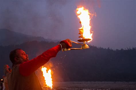 Rishikesh Ganga Aarti Ceremony | Joyelan.com | Tampa Wedding Photographer