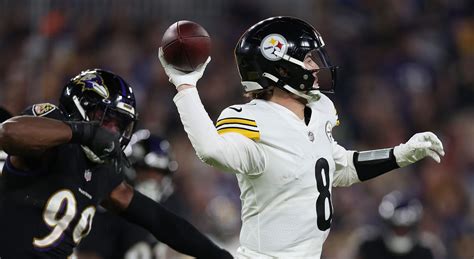 Kenny Pickett leads Steelers to late rally to defeat rival Ravens, playoff hopes intact - G3 Box ...