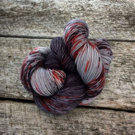 Hand dyed knitting yarn/ black gray red Speckled yarn / 115gr/ | Etsy