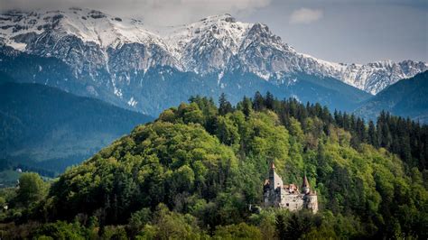 14 pictures of Bran Castle to inspire you to photograph it in all ...