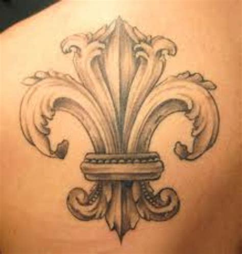 Fleur-De-Lis Tattoo Designs and Meanings (With Pictures) | TatRing