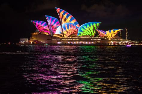 The Sydney Opera House Comes to Life (Literally) With Vivid Sydney Light Show | ArchDaily