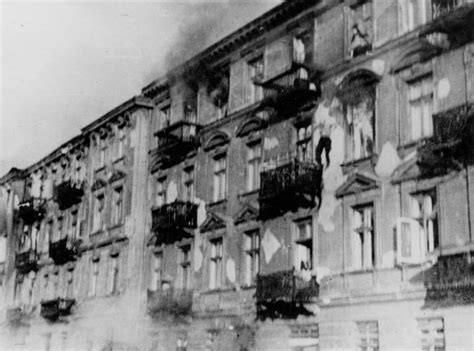 Warsaw Ghetto Uprising: 33 Harrowing Photographs