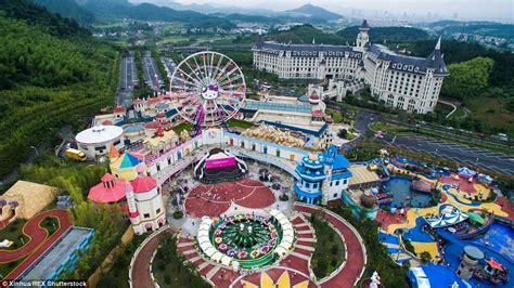 Hello Kitty theme park in China officially opens doors to visitors ...