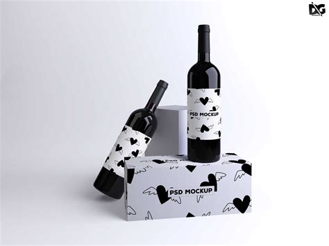 Free Black Wine Label Packaging Mockup