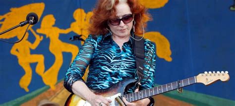 TRANSCEND MEDIA SERVICE » Why Bonnie Raitt’s “Just Like That” Is a Song for the Ages