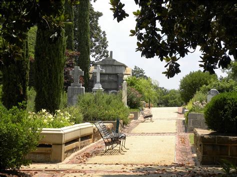 Oakland Cemetery’s Sunday in the Park launches fall festival season at ...