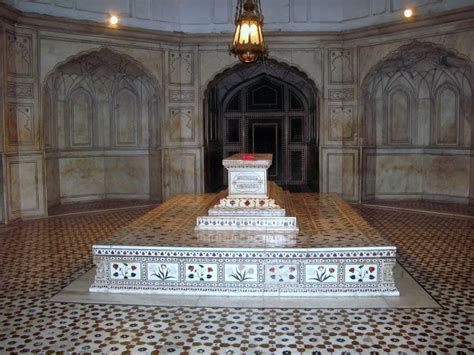 Jahangir Tomb Historical Facts and Pictures | The History Hub