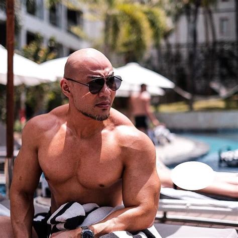 Di Balik Tubuh Besarnya, Deddy Corbuzier Menyimpan Sakit Luar Biasa - Entertainment Fimela.com