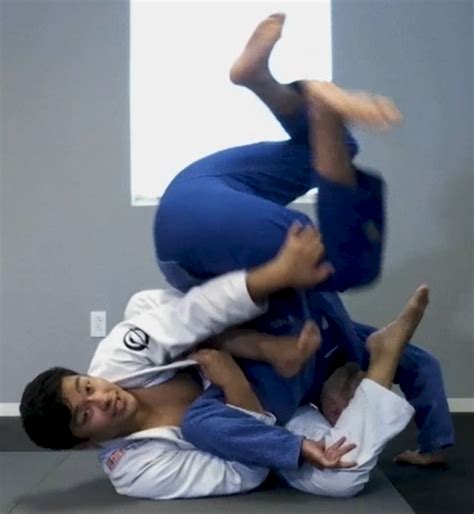 Essentials of Jiu jitsu: Kimura