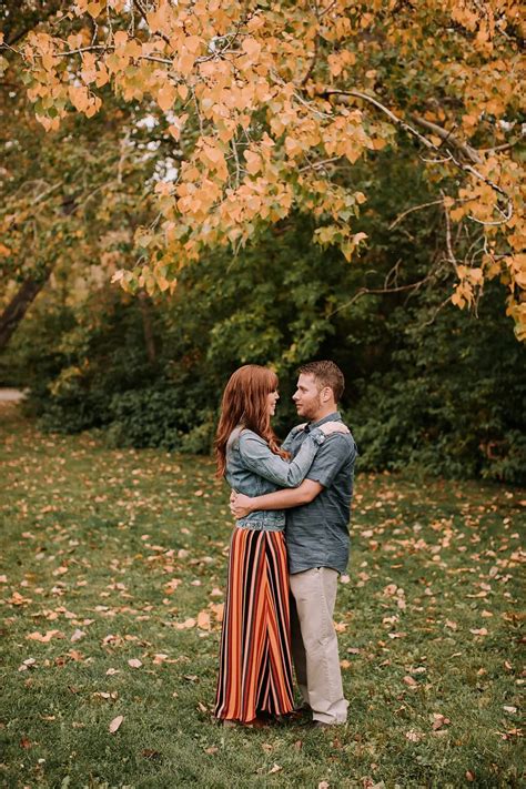 Romantic & Sweet Fall Couples Session at Confederation Park