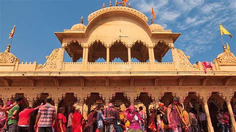 Mathura Radha Rani temple got its first female priest. Her own family ...