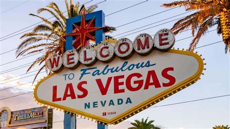 Super Bowl matchup drives Las Vegas Strip hotel room rates to record ...