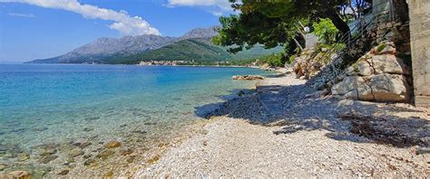 Uvala borova beach in Zaostrog accommodation and apartments nearby | Direct-Croatia.com