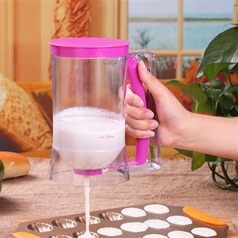 Kitchen Gadgets Baking tools Bakeware flour dispenser, a funnel dispenser cup of batter Baking ...